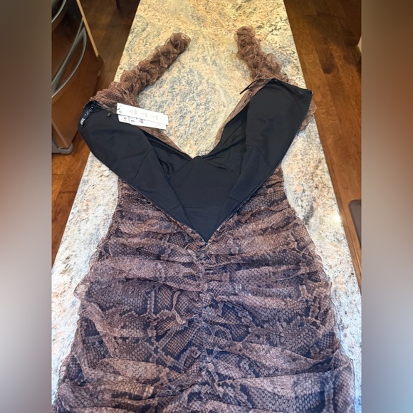 Zara Elegant Brown Snake Print Dress with ruching. Size S. NWT - Picture 4 of 15